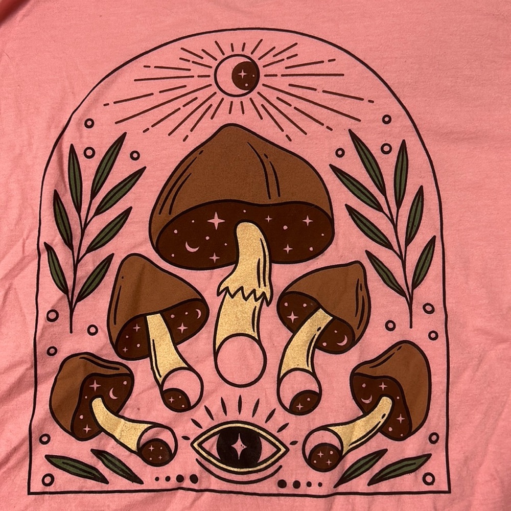 Mushroom crop top tee